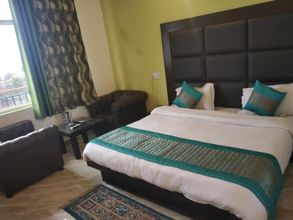 Royal Breeze Hotel & Restaurant Received Most Rated Traveller Award Property For Year 2023-2024 !! Mussoorie Bagian luar foto